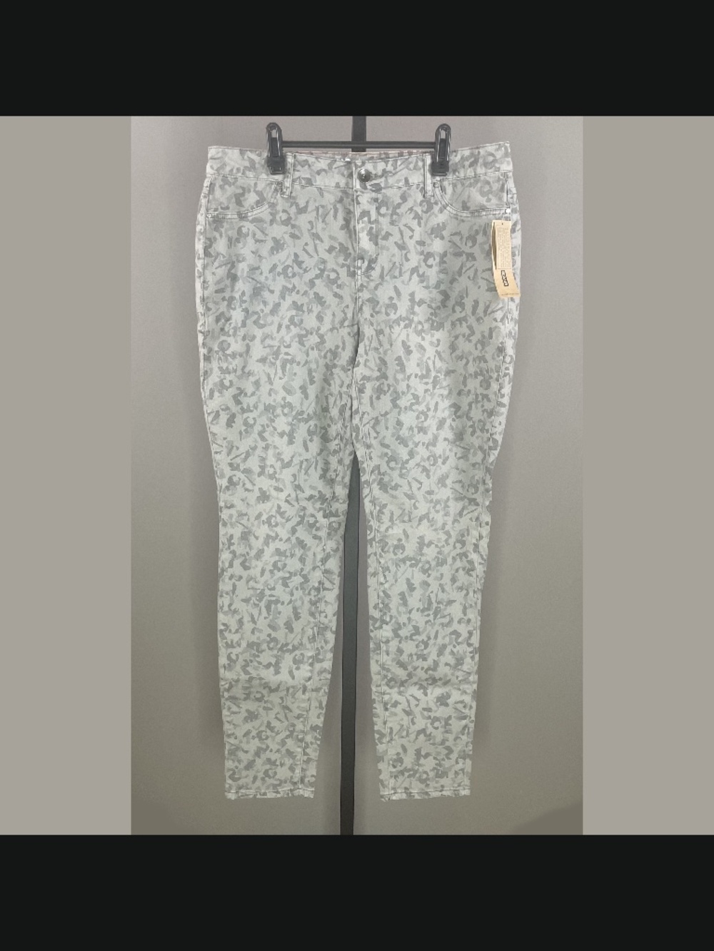 NEW DKNY Jeans Womens 16 gray camo skinny casual